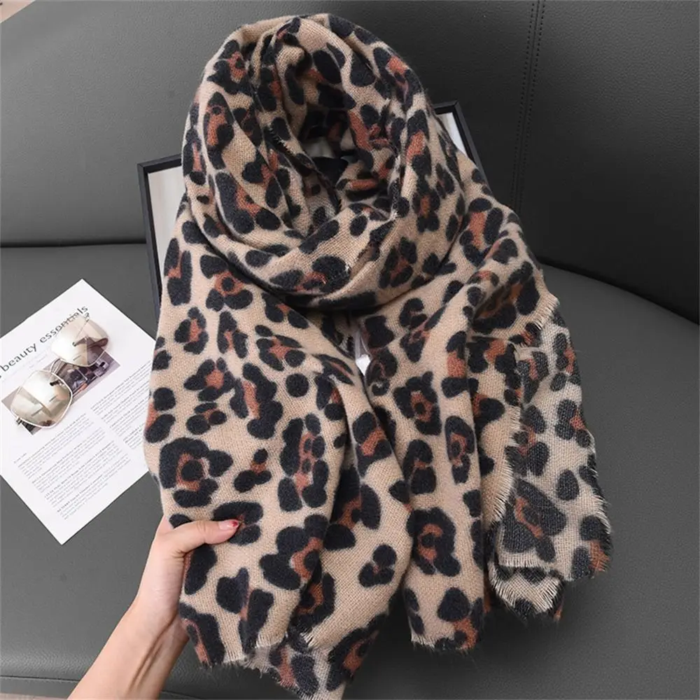 Fashion Winter Warm Tassel Scarfs Cashmere Imitation Leopard Print Scarves Nordic Style Neckerchief for Women Girls