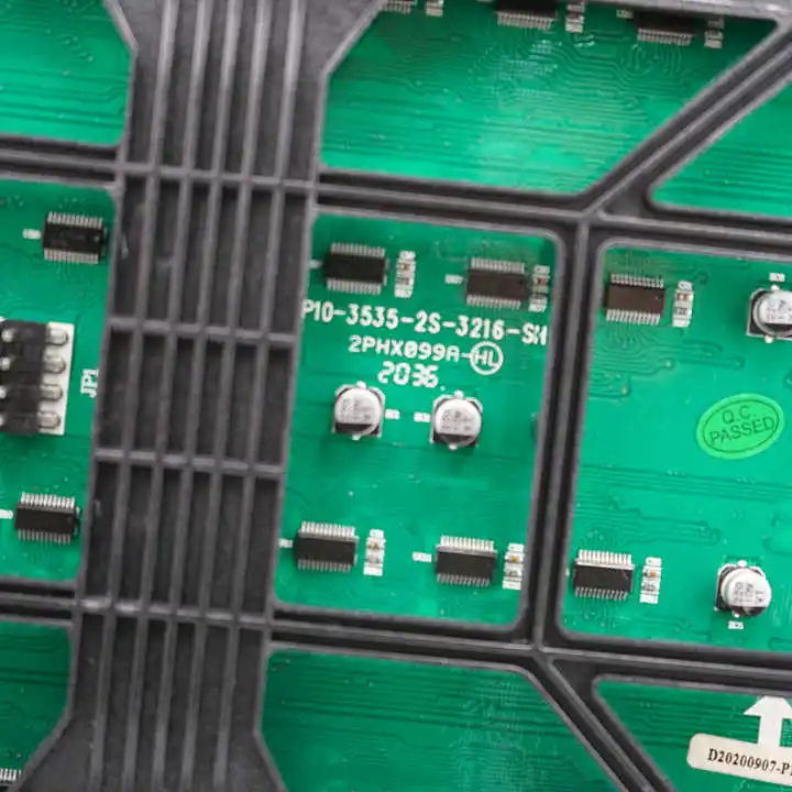 Módulo exterior LED cor única, executando tela texto, P10, 320x160mm