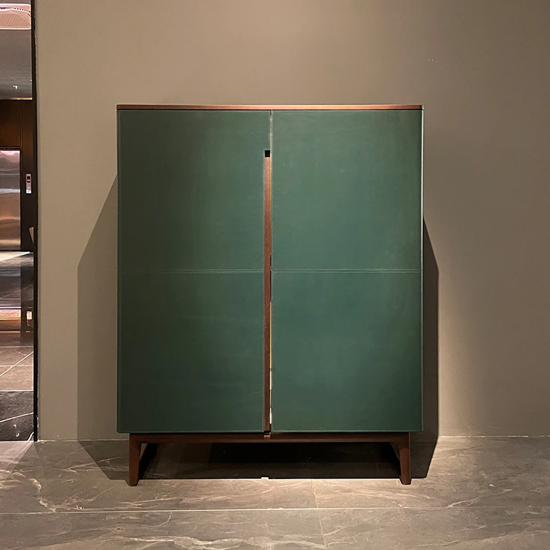 

Итальянский минималистичный седельный кожаный кристальный винный шкаф из ясеня, двухдверный шкаф-витрина