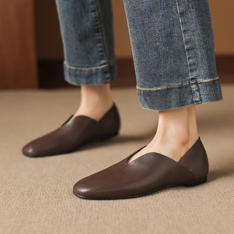 

Women's New Spring and Autumn Round Head Genuine Leather Sheepskin Low Heel Customized Large LeFu Shoes Fashion Single Shoes