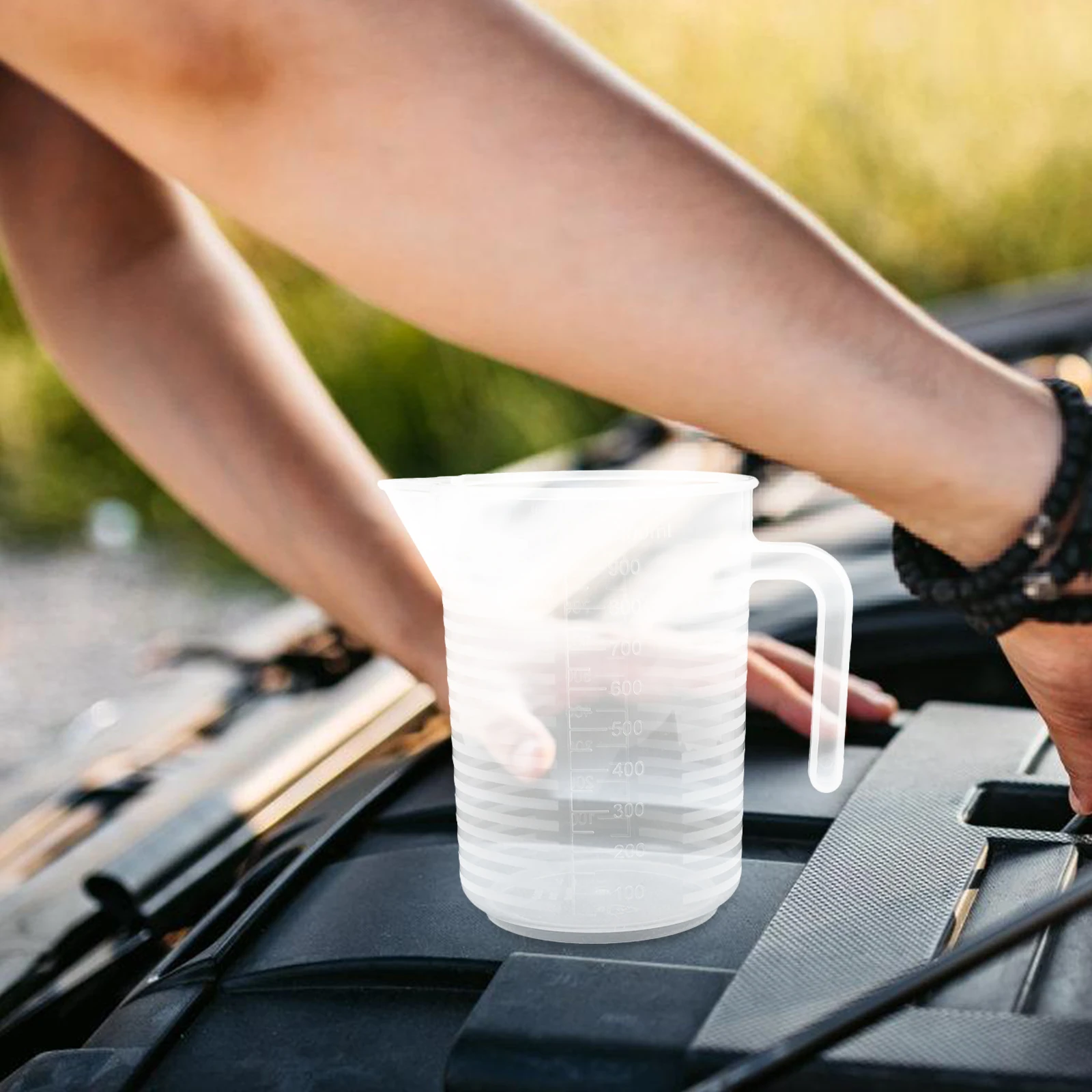 

Large Capacity Plastic Oil Measuring Cup Reusable Automotive Transmission Engine Liquid Measurement Pitcher Container With