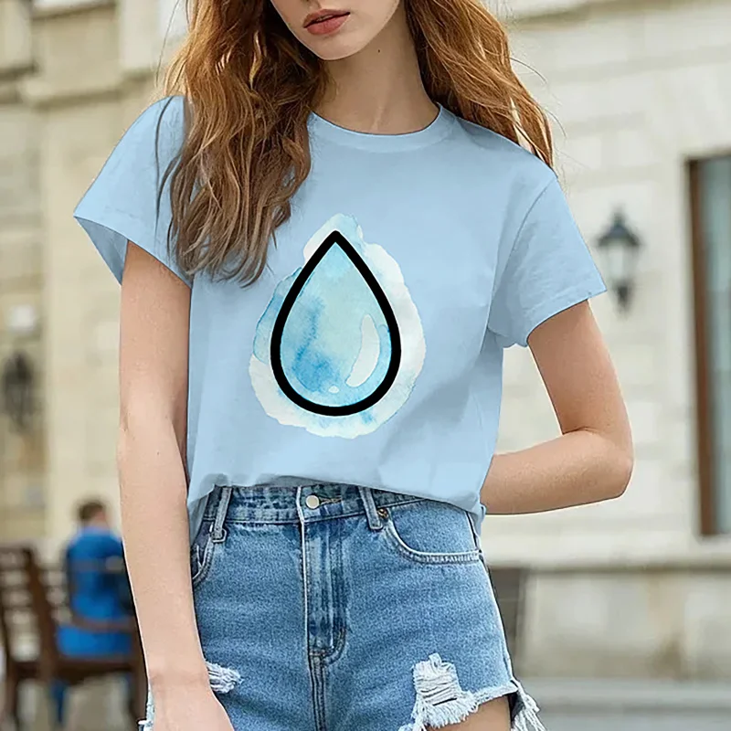 Damska koszulka z krótkim rękawem, okrągłym dekoltem i nadrukiem, prosty wzór, stylowa i elegancka, idealna na lato.