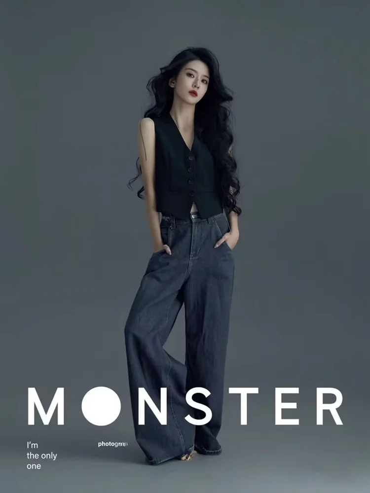 

New Fashion Magazine Style Portrait Photography Costume Studio Lighting Design Vintage Hong Kong Style Art Photo Image
