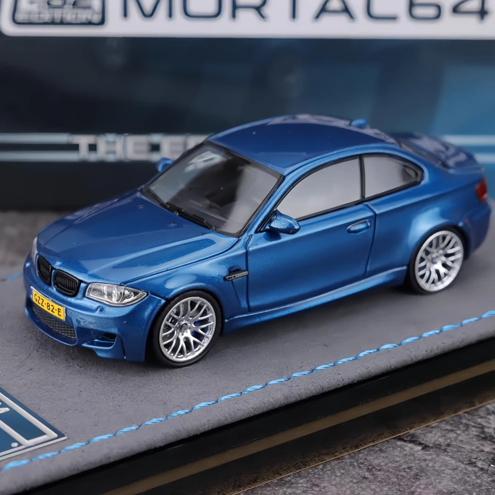Mortal 1:64 F82 1M COUPE Diecast Model Car - view 5