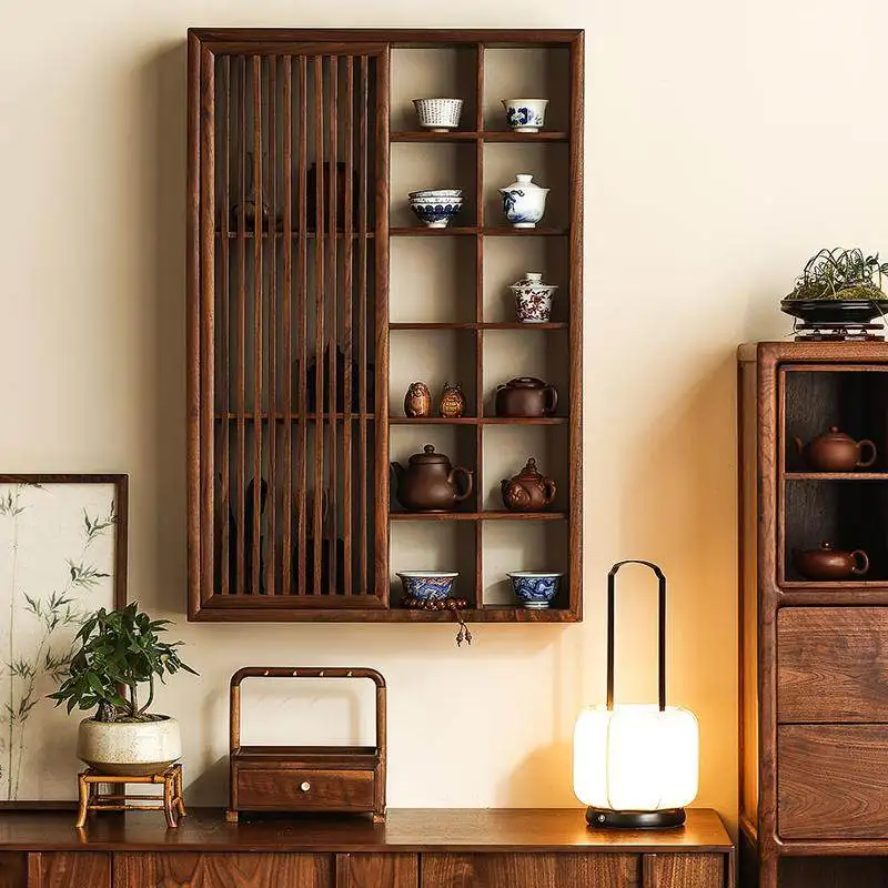 

Настенный шкаф-витрина из массива черного ореха (Северная Америка) для хранения и демонстрации чайных сервизов (Богу-рэк)