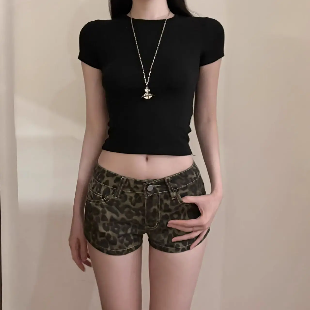 American Retro Low-rise Design Leopard Print Denim Shorts Women Summer
