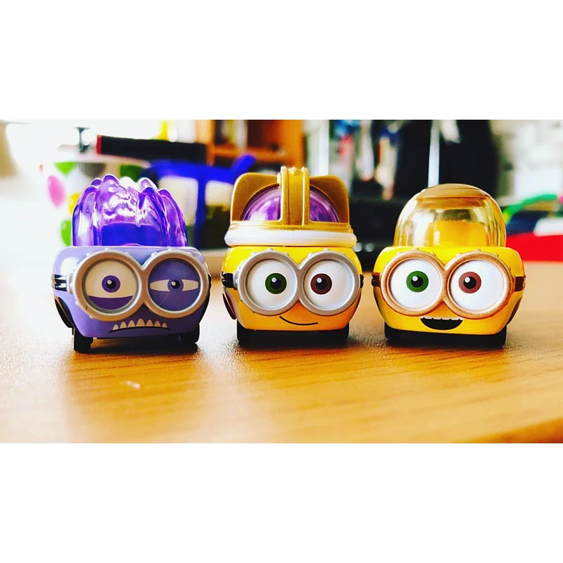 TAKARA TOMY Minion figure diecast alloy static model, children's collection of decorative toys, holiday gifts for friends.