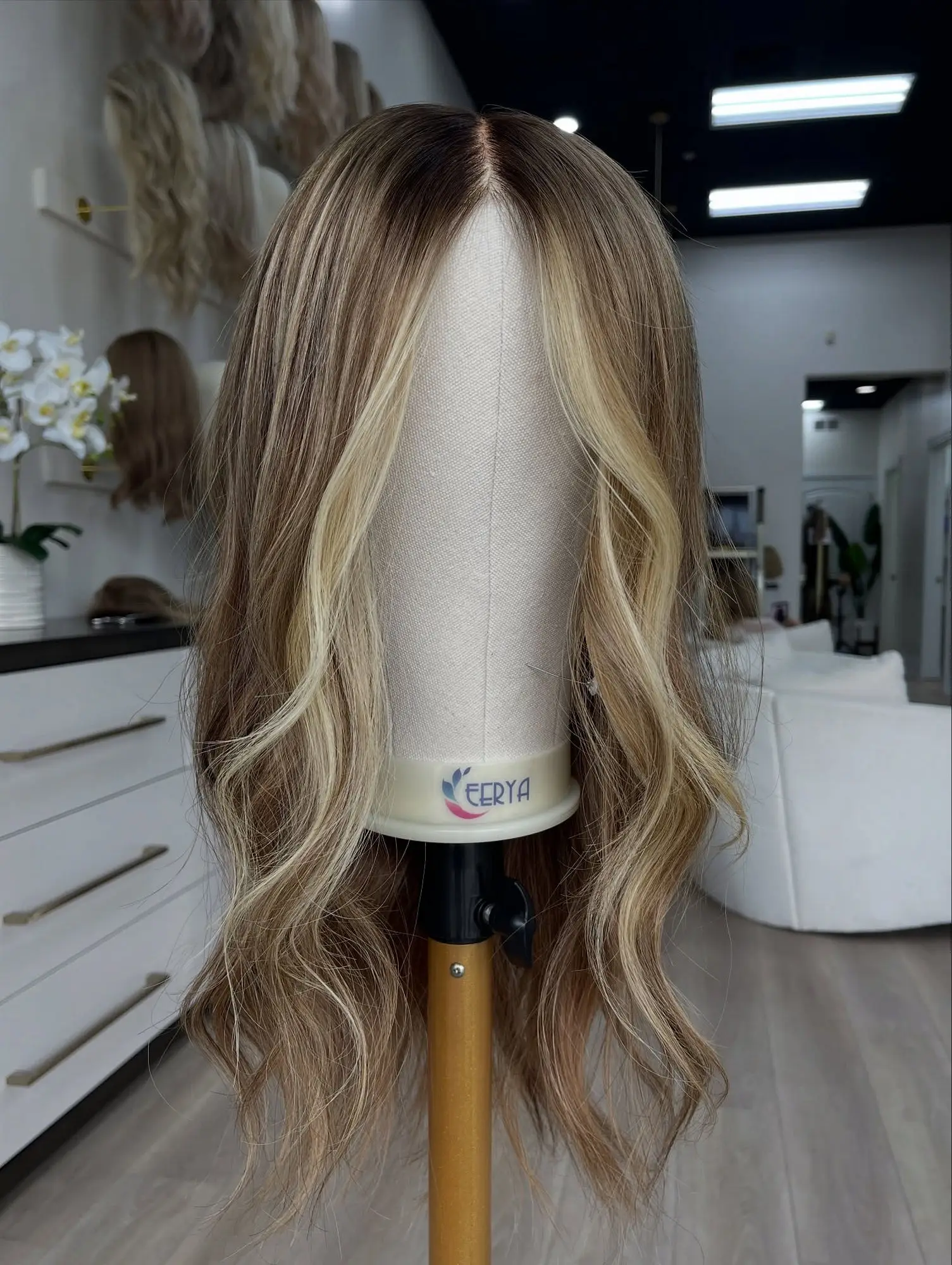 20 Inches Cosplay Wig female Soft Honey Blonde Highlights Lace Frontal Wigs High Quality 13*41 HD Invisible Lace  Glueless Wig