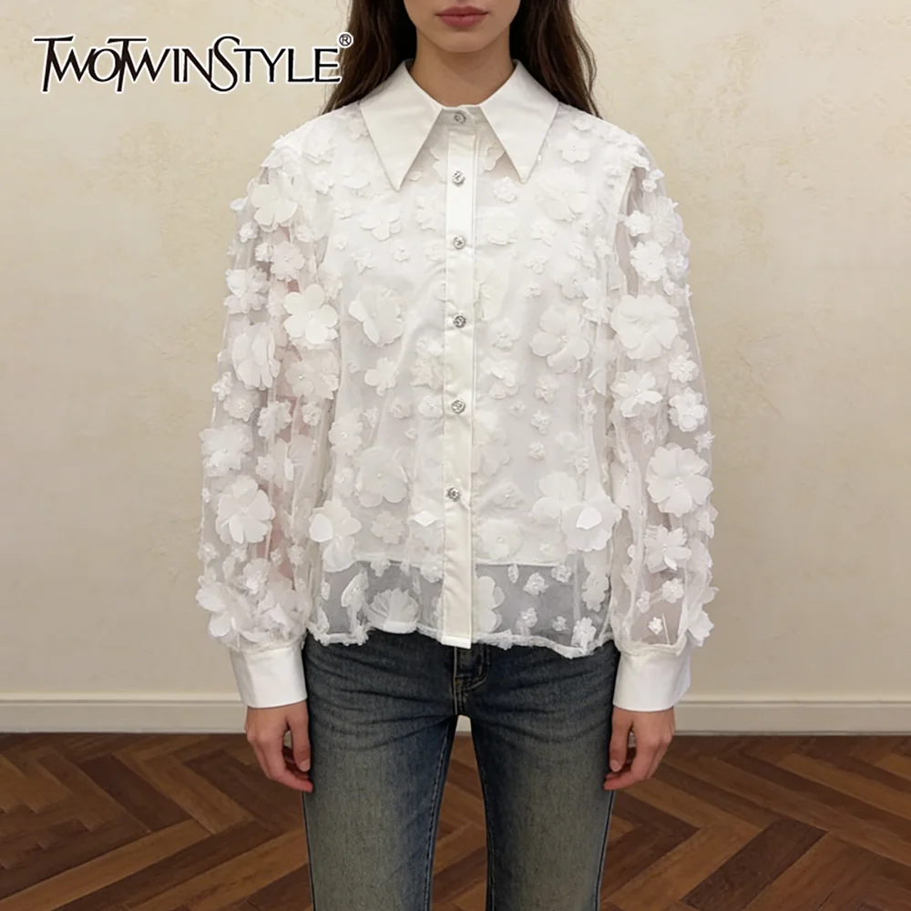 

Рубашка TWOTWINSTYLE белая с аппликациями, элегантная, с отложным воротником, длинными рукавами, прозрачными вставками и металлическими пуговицами, женская, новая