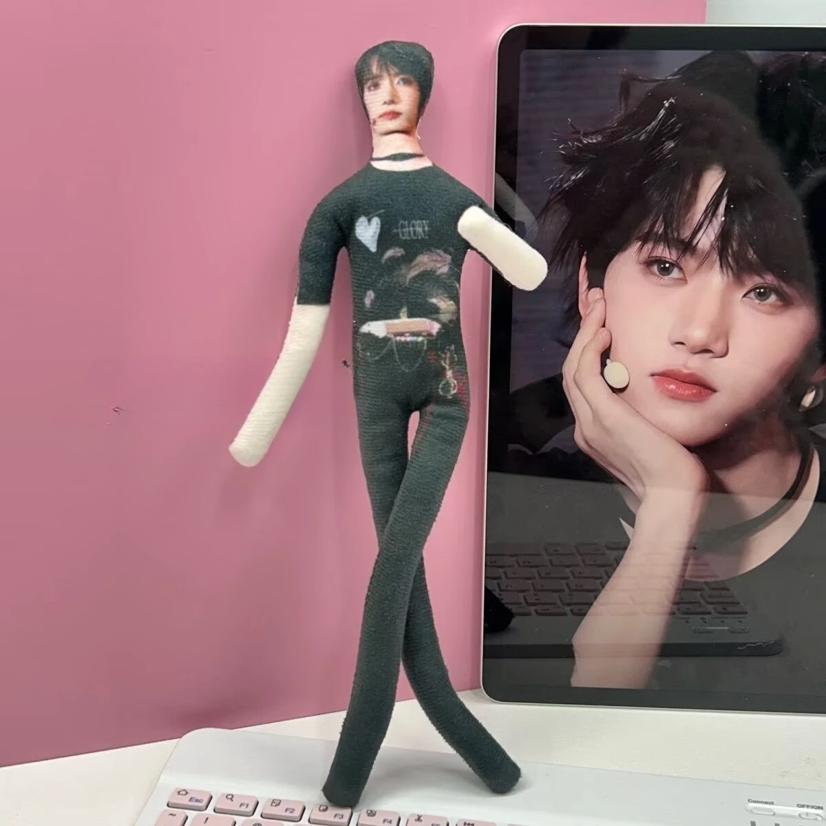 

Zhang Hanrui, Xinyin Modeling, mouse-shaped dry wire skeleton, no white edges around, abstract doll, limbs separated