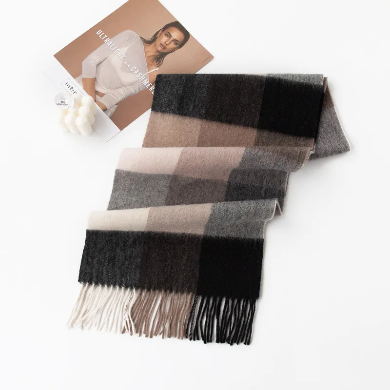 New autumn and winter plaid wool scarf for women, versatile, fashionable, warm, and comfortable. 100% genuine cashmere shawl