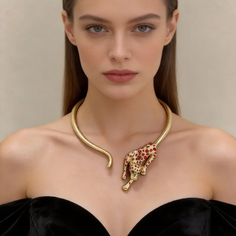 

New Fashion Enameled Leopard With Metal Alloy Choker Necklace for Women Party 2026 Fashion Jewelry Exaggerated Girls Accessory