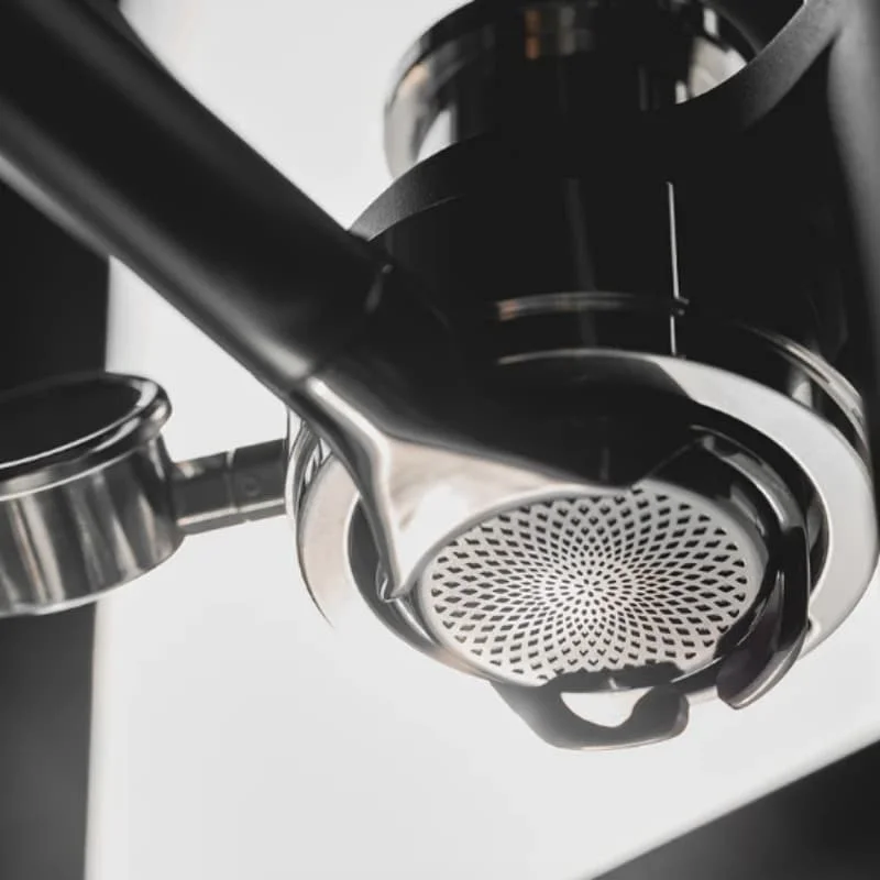 IKAPE Espresso Bottomless Portafilter, mit Präzisionsfilterkörben, Edelstahl Tiefschwarz, für 58mm E61/Lamarzocco Maschinen – Detail 3