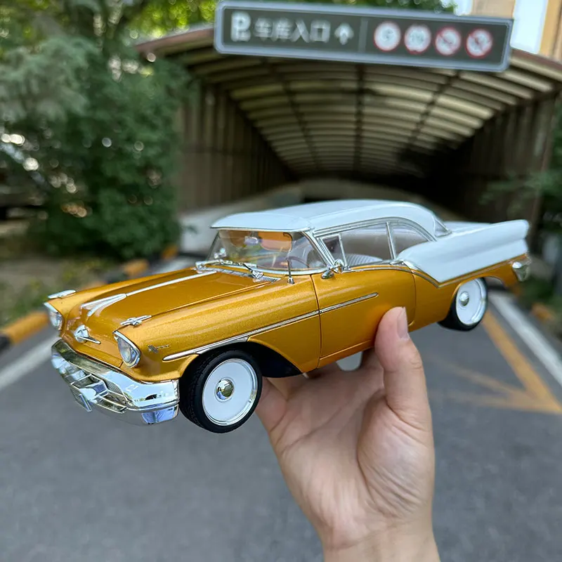 ACME 1:18 Oldsmobile Super88 1957 Vintage Car Alloy Fully Open Simulation Limited Edition Alloy Metal Static Car Toy Gift