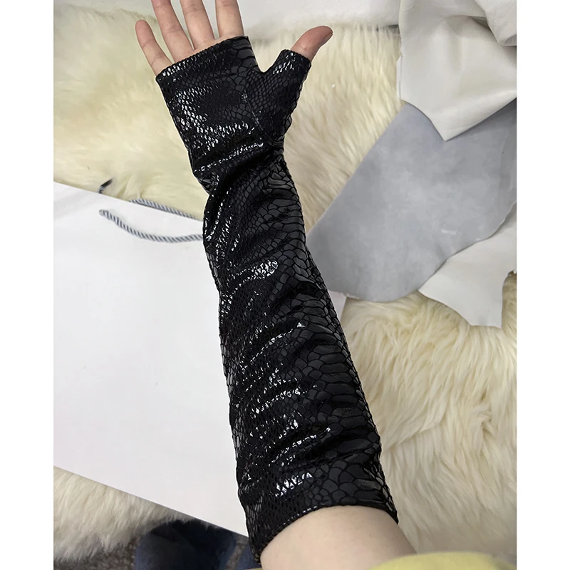 Crocodile-print Leather Gloves Sheepskin Patent Leather Women\'s Over-elbow Gloves Men\'s Bright Pattern Gloves Fashion Stage