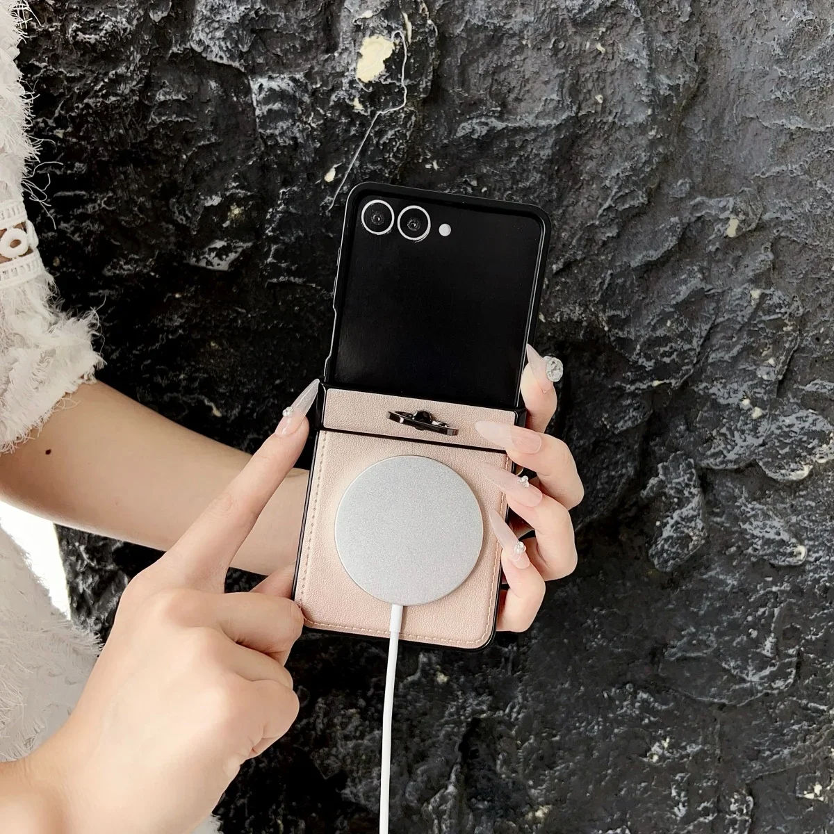 高級ビジネス向けプレーンレザー 磁気Magsafe対応 Samsung Z Flip 7/6/5/4/3用リングブラケット付き保護ケース