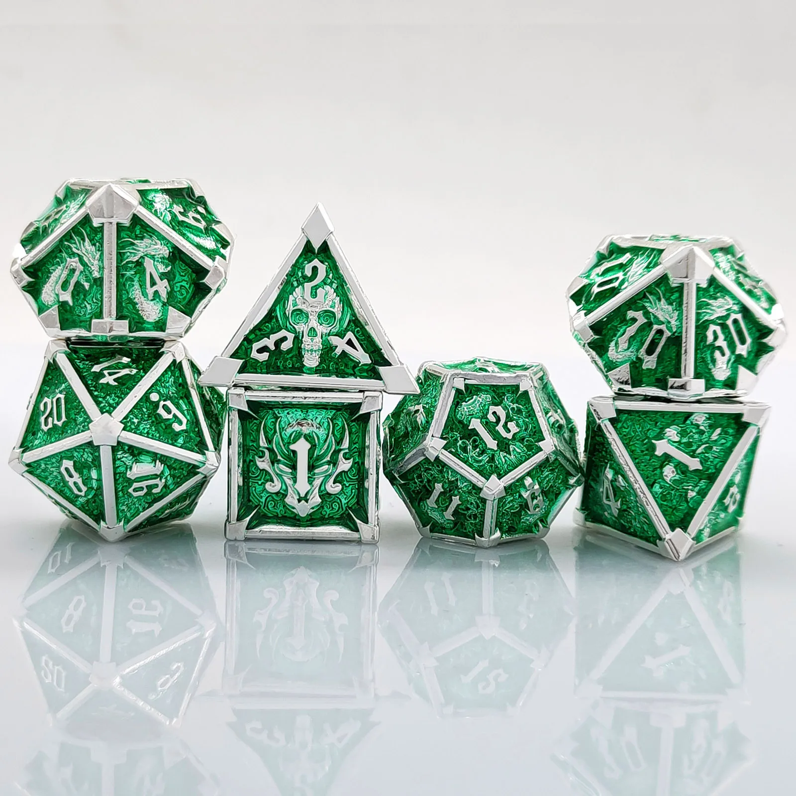 

7Pcs Star Angle DND Dice Set Silver Green Metal Dice for Board Game D&D Dice for Dungeons and Dragons Dragon D6 ~ D20