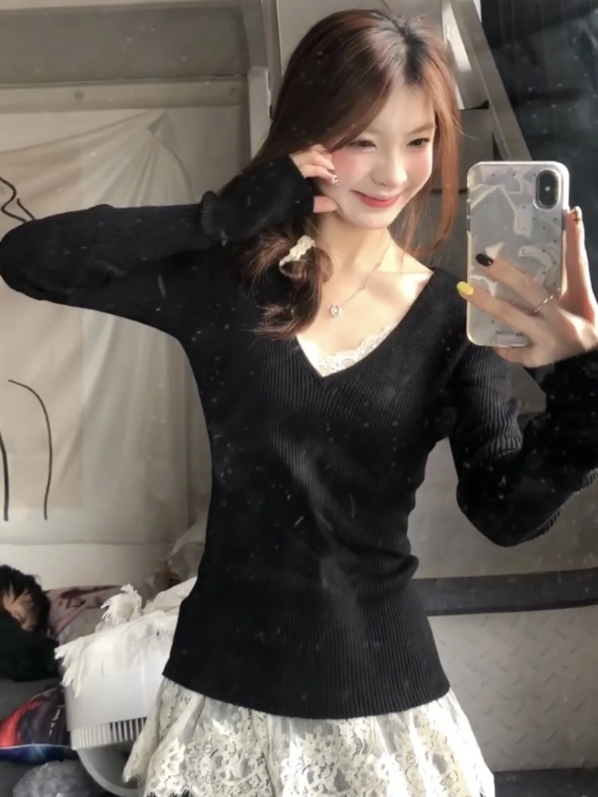 Koreański sweter z dzianiny z dekoltem w serek, dopasowany krój, modny top damski, dwuczęściowy zestaw na jesień i zimę.