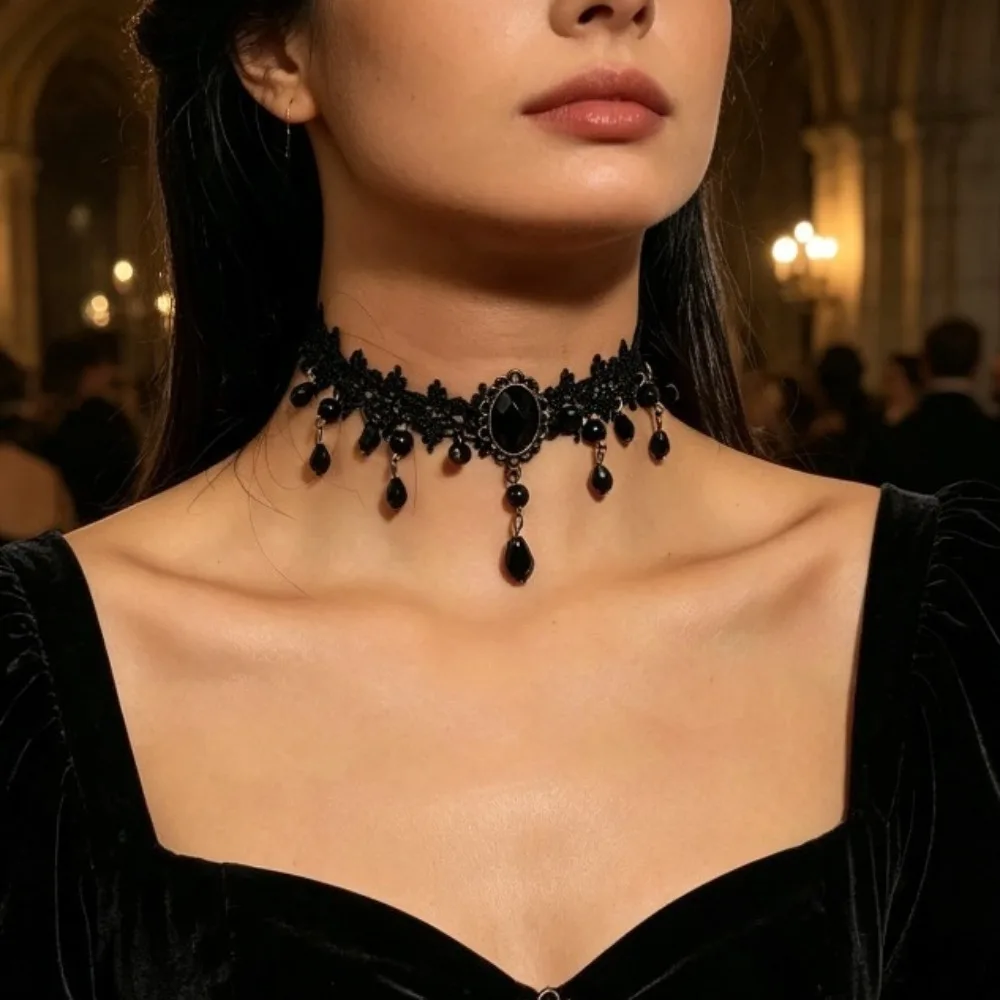 Gothic Vintage Classic Black Choker Necklace with Imitation Crystal Pendant Charm for Women Boho Style Christmas Jewelry Gift