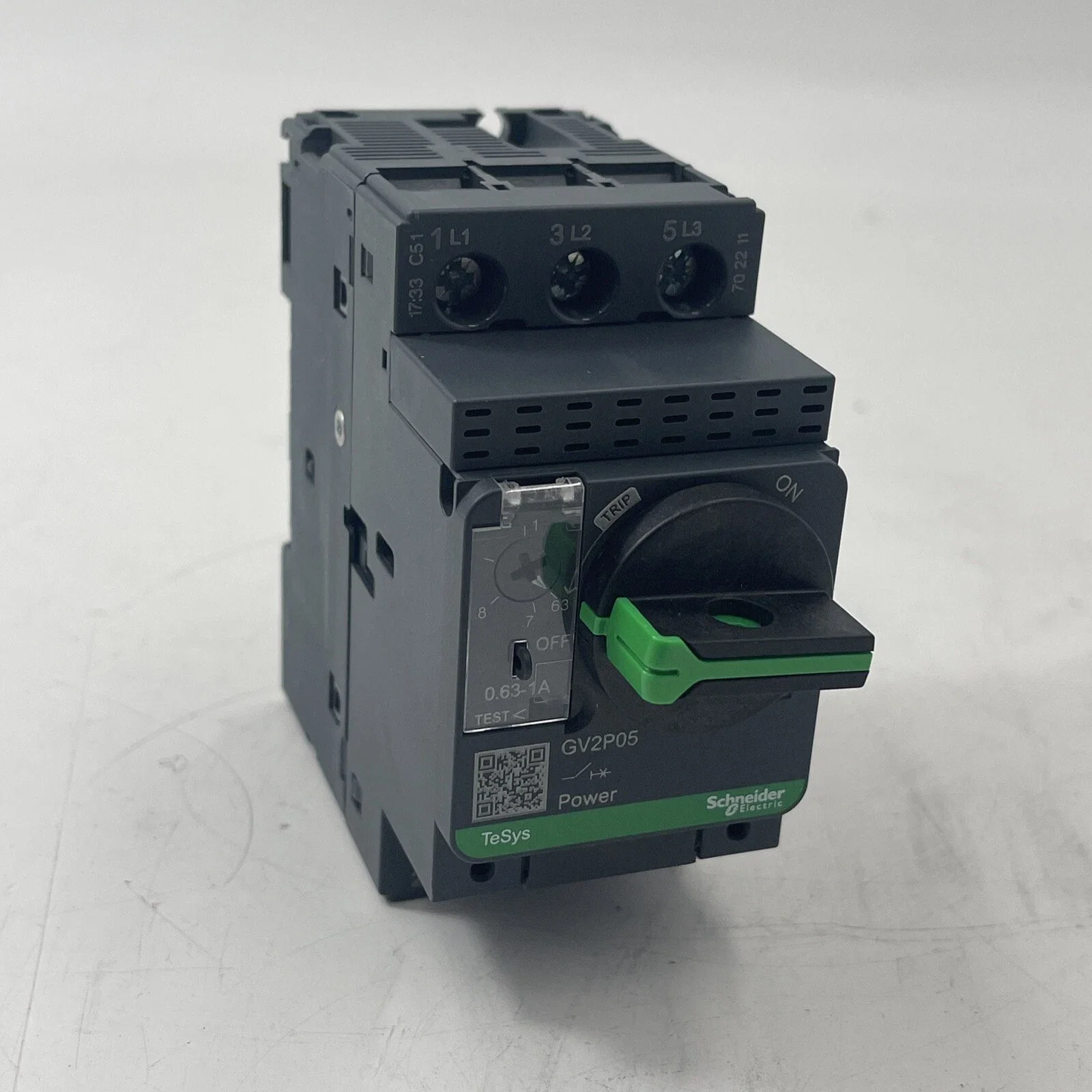 GV2-P05 GV2P05 circuit breaker, GV2, 3P, 0.63-1 A, thermal magnetic, screw clamp terminals