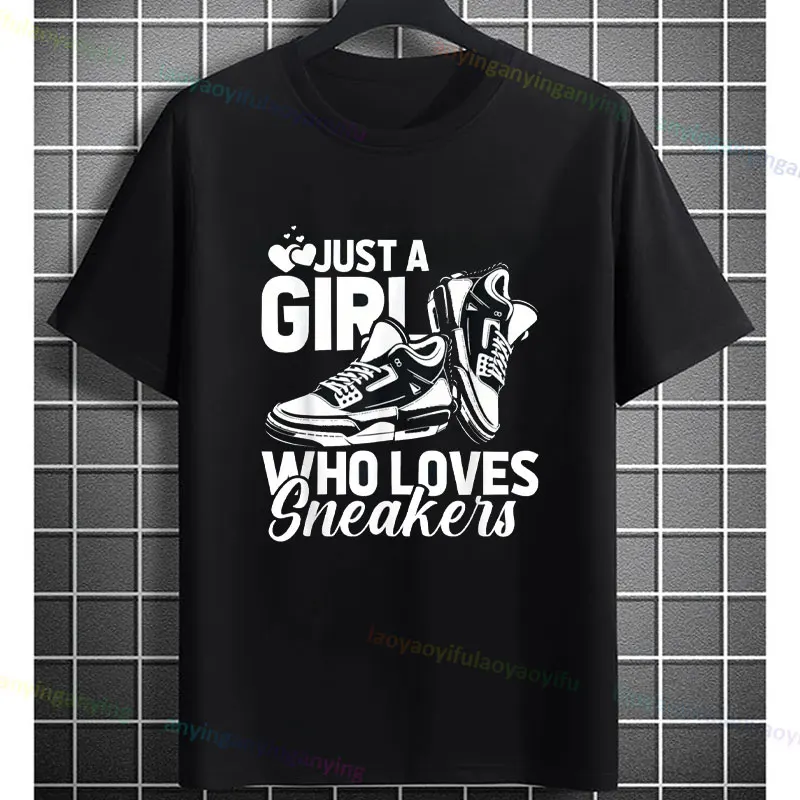 Divertente Solo una ragazza che ama le scarpe da ginnastica T-shirt con slogan Design grafico Tshirt Casual T-shirt in cotone a maniche corte Y2k Top