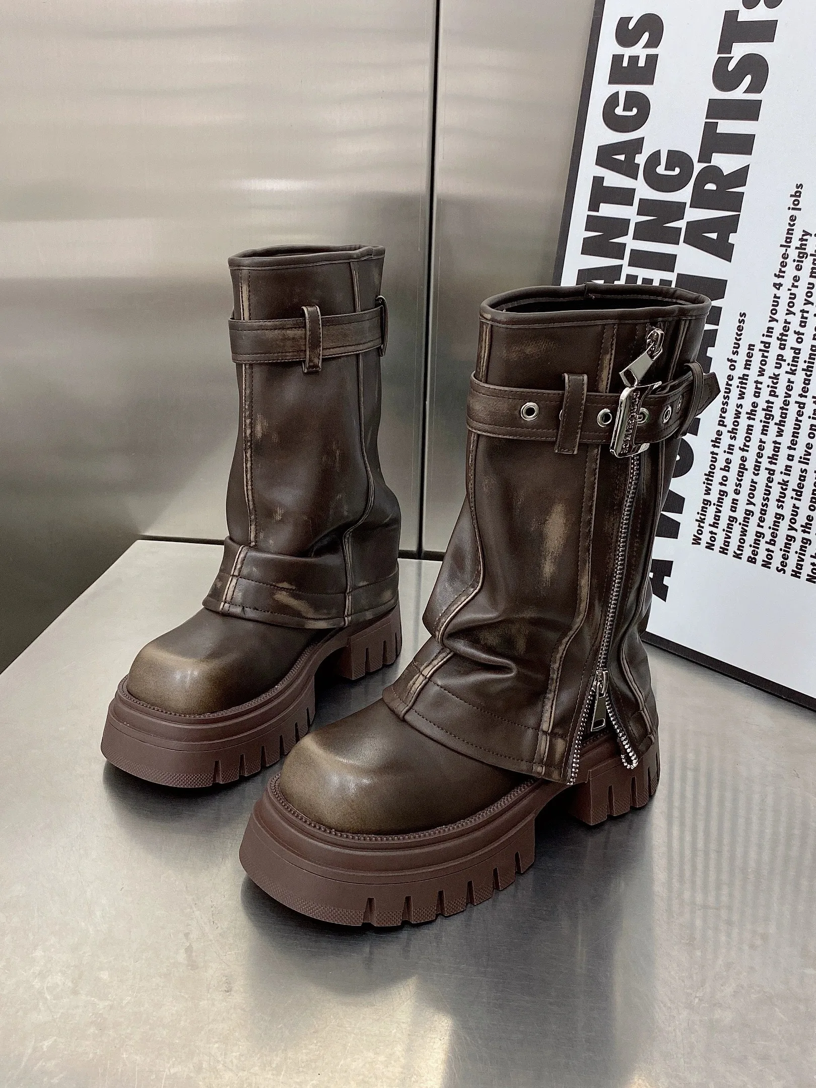 Botas de moda para mujer, botas de suela gruesa de vaquero occidental Maillard con punta cuadrada de cuero europeo, botas cortas para motocicleta