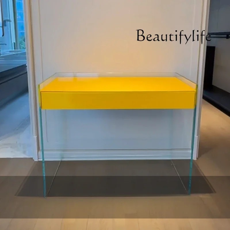 

C40 Шкаф на крыльце в итальянском стиле, стеклянный вход, обращенная дверь, туалетный столик, узкий полосовой стол, у стены, стол на крыльце