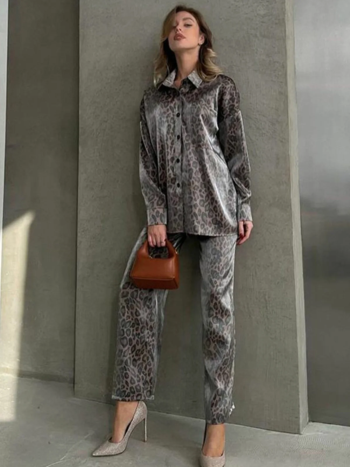 

Комплект Long Sve Irt And Pants с леопардовым принтом, модная спецодежда, полиэфирная ткань для женщин в поздних трусиках