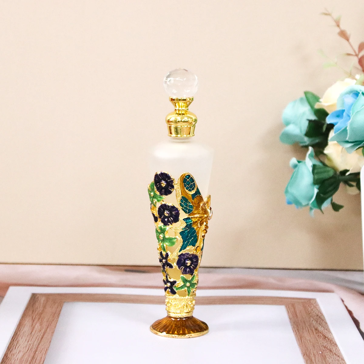 High Quality 25ml Metal Butterfly Flower Empty Glass Perfume Bottle Frosted Essential Oil Refillable Attar Home Bottle 58921