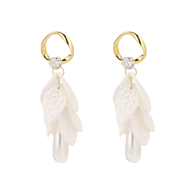

Diamond-encrusted long pearl water drop leaf earrings, noble and elegant catwalk party earrings