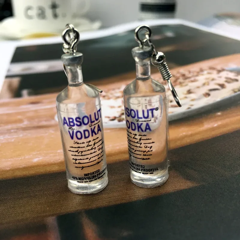 Pendientes colgantes de botella transparente para niña, joyería divertida para beber, pendientes creativos de botella de Vodka, regalo de vacaciones, 2024