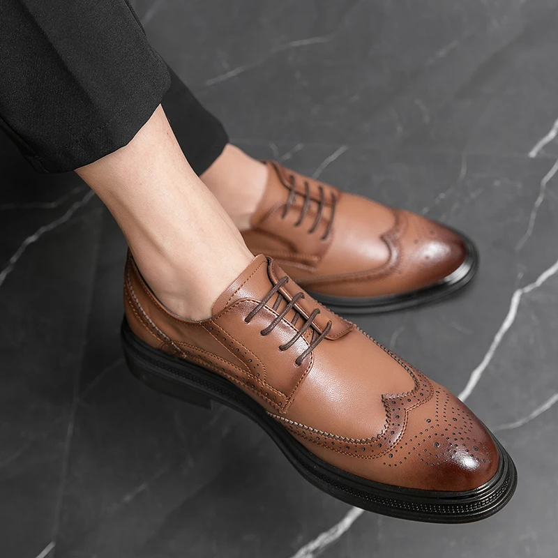 

Italy Men's Formal Leather Shoes Fashion British Brogue Casual Shoes Classic Comfy Business Dress Oxford Shoes New Man Footwear