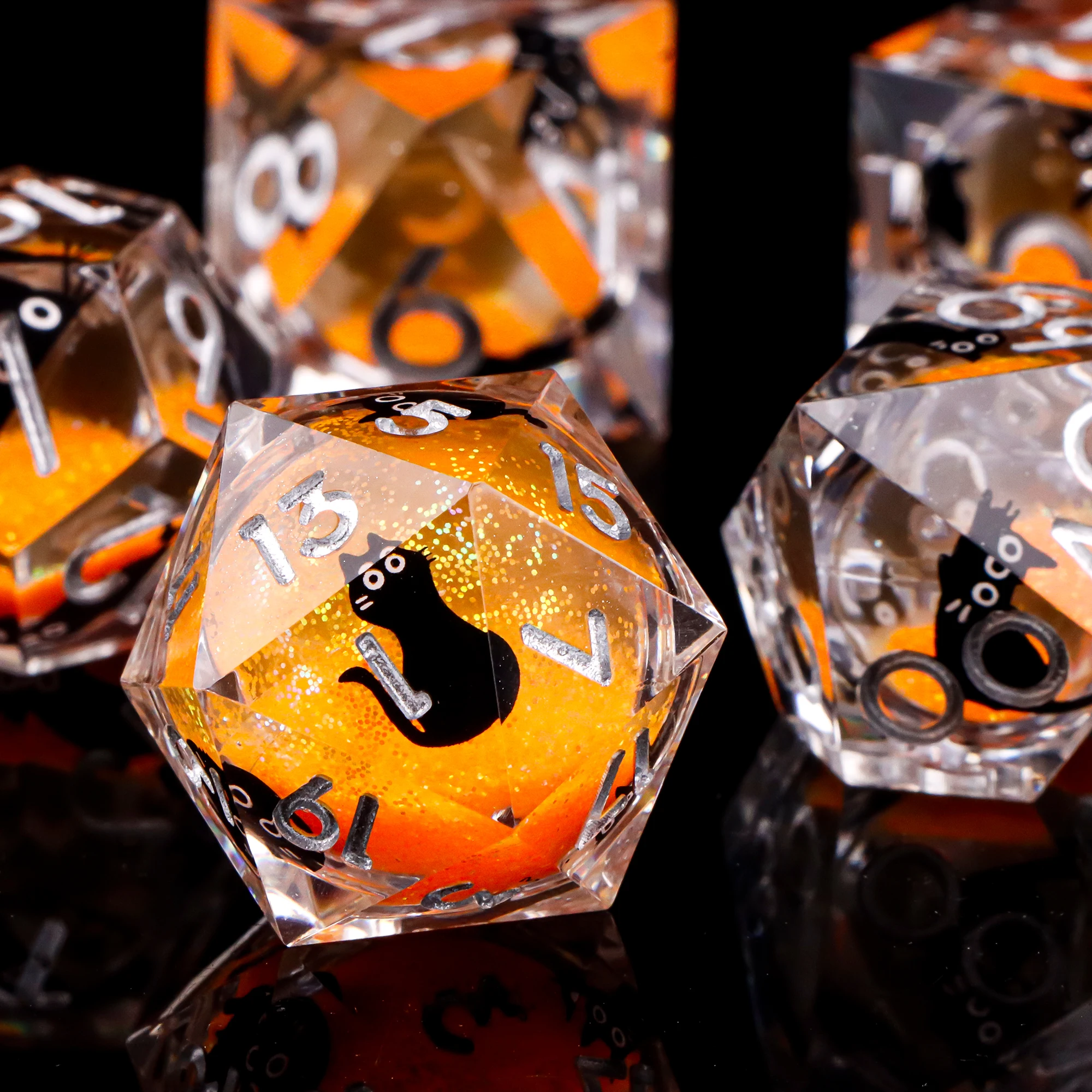 ダンジョンズ＆ドラゴンズ用ギャラクシーキャットダイスセット、リキッドコア、シャープエッジ、レジン製DNDキャット、D&Dダイス、D＆D、D20ダイス