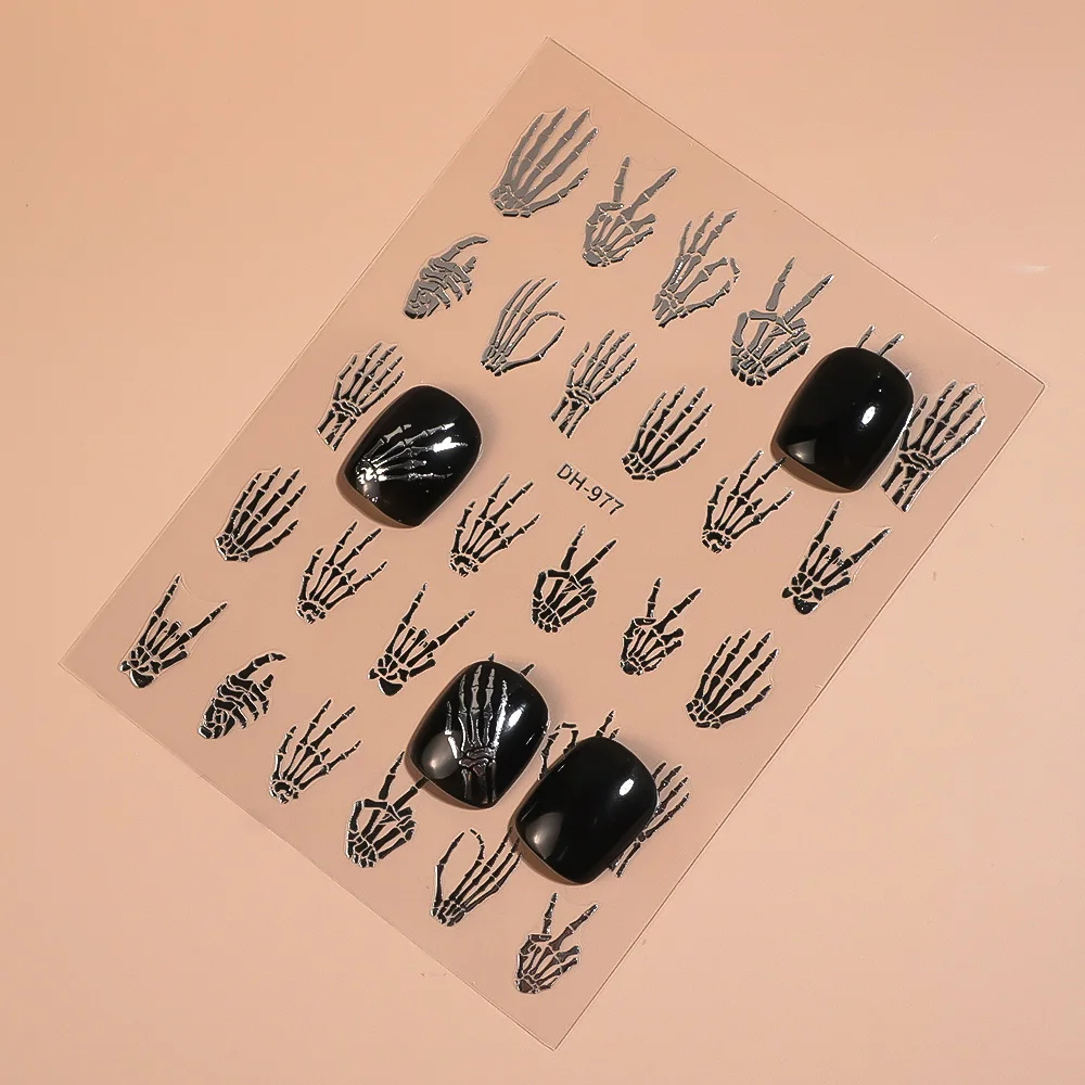 สติกเกอร์ติดเล็บแบบแบน 3 มิติ ลายมือโครงกระดูกสีเงิน สำหรับตกแต่งเล็บผู้หญิง DIY สติกเกอร์ติดเล็บแบบมีกาวในตัว สำหรับตกแต่งเล็บสไตล์พังก์แฟชั่น