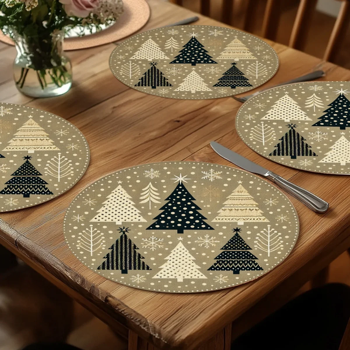 VIKAMA 4PC Khaki Unten Weihnachtsbaum Schneeflocke Tischset Khaki Weihnachtsbaum Esstisch Restaurant Weihnachtsdekoration
