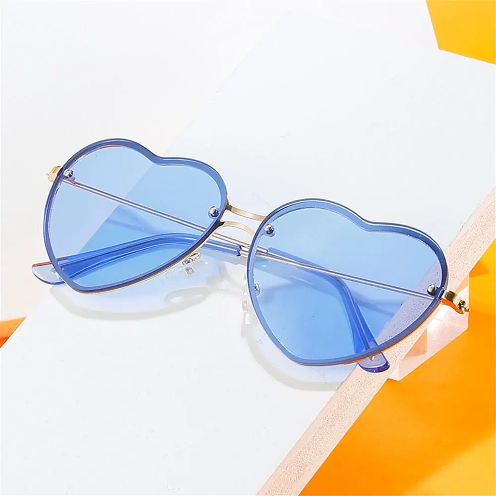 Trending Cosplay Halloween Rimless Love Heart Sun Glasses for Women Heart Sunglasses