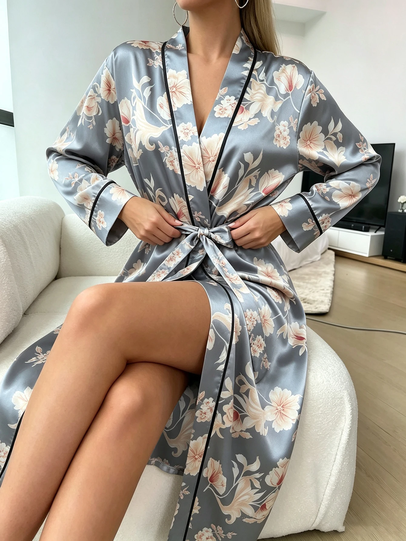 2026 New Elegant Women's Long Nightgown with Random Floral Prints, Loose-Fitting Tie-Up Robe, Bathrobe, Morning Robe, Can Be Worn Outside, Home Robe, Suitable for All Seasons, Loungewear