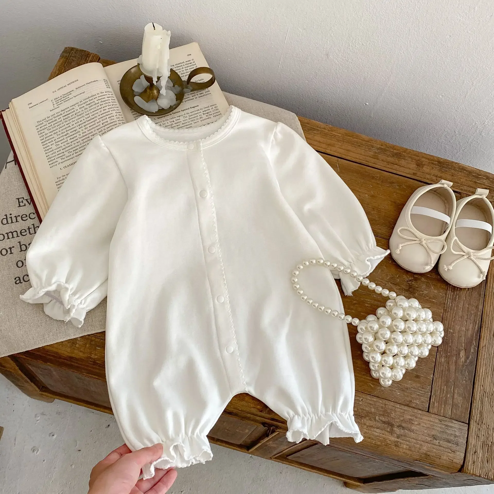 

Newborn Baby Clothes Rompe 2023 Autumn One-piece Girls Puff Sleeve O-neck Classcal Solid Color All Match Simple Lace Cuff
