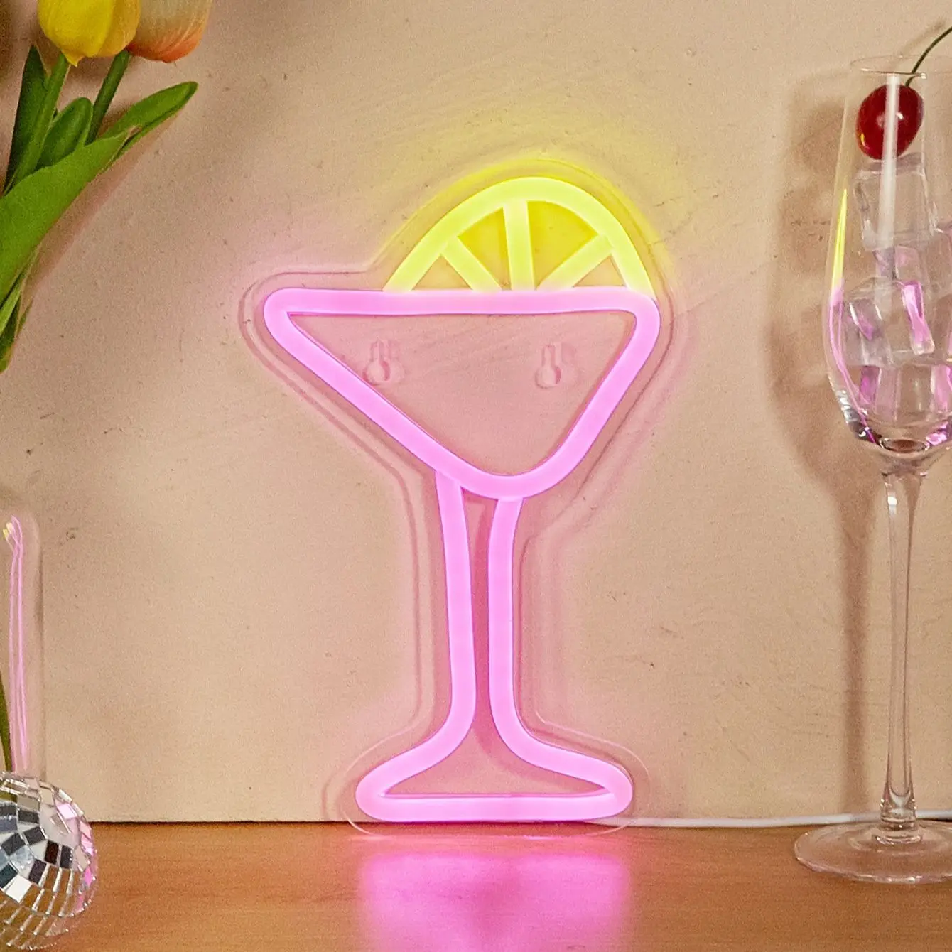 

Chi-buy LED Neon cocktail glass USB Powered Neon Signs Night Light Suitable for Bedroom, Wedding, Halloween, Thanksgiving, Chris