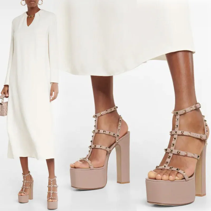 

Round Toe Rivet Patent Leather Catwalk Sandals Large Size Thick Bottom Hollow Roman Women Shoes Platform Thick Heel High Heels