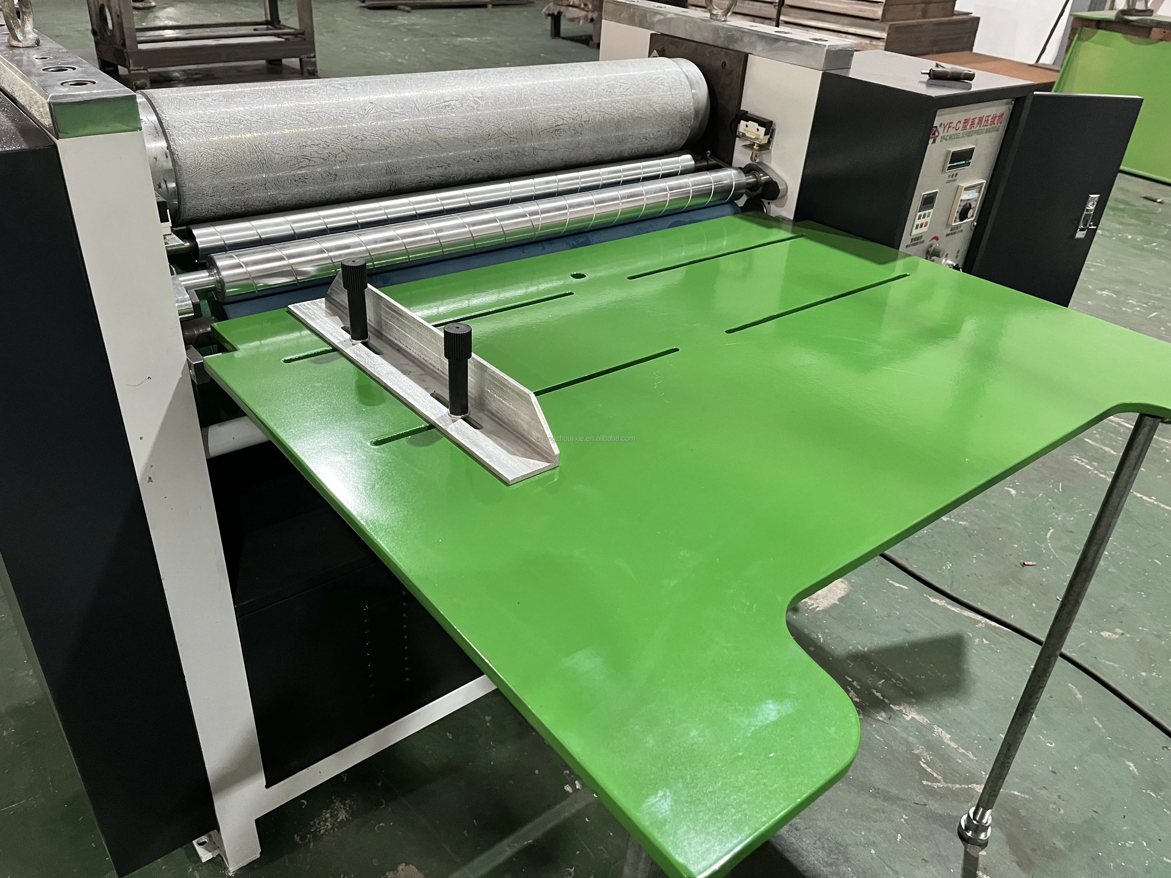 Paper Hardcover Emboss Machine with Manual Feeding