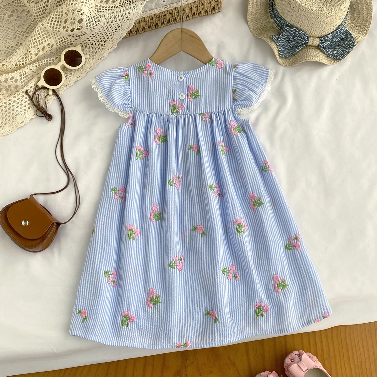 Girl Casual Dress New Fashion Flower Embroidered Striped Flying Sleeve Dress Girls Sweete Vestidos Kids Clothes