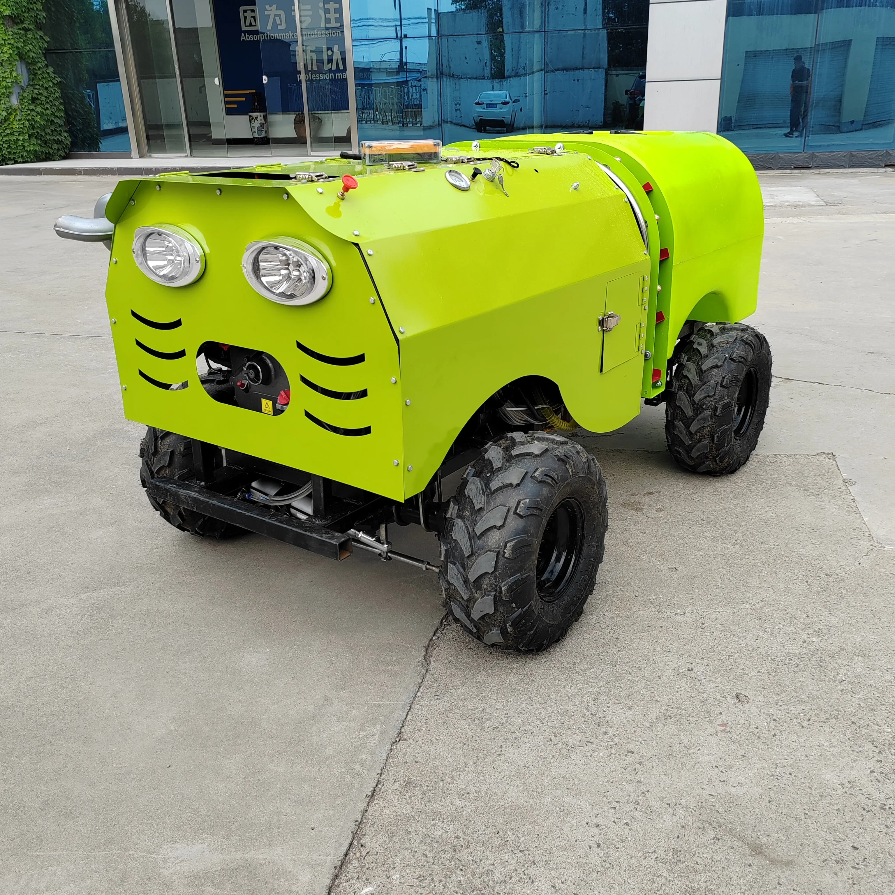 High Automatic 4WD Orchard Farm Pesticide Sprayer Remote Control Car Pump Engine