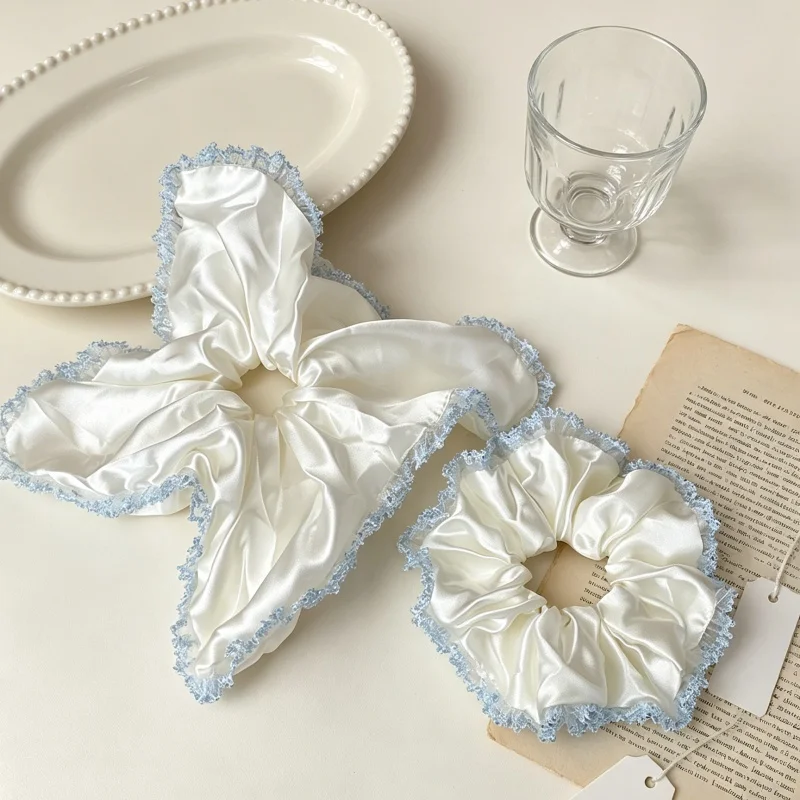 Élastiques à cheveux pour femmes en satin blanc, style foulard carré, avec garniture en dentelle à paillettes bleues, style coréen, doux, pour usage quotidien et queue de cheval