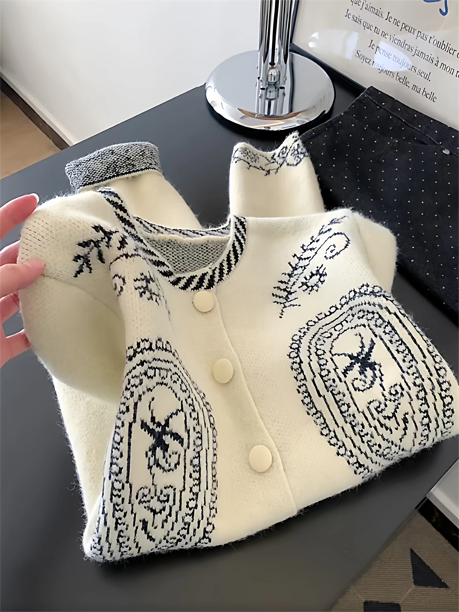 

Women's Apricot Embroidery Cardigan Sweater Vintage 2000s Y2k O-Neck Jumper Knitwear Long Sleeves Sweater Autumn Winter Clothes