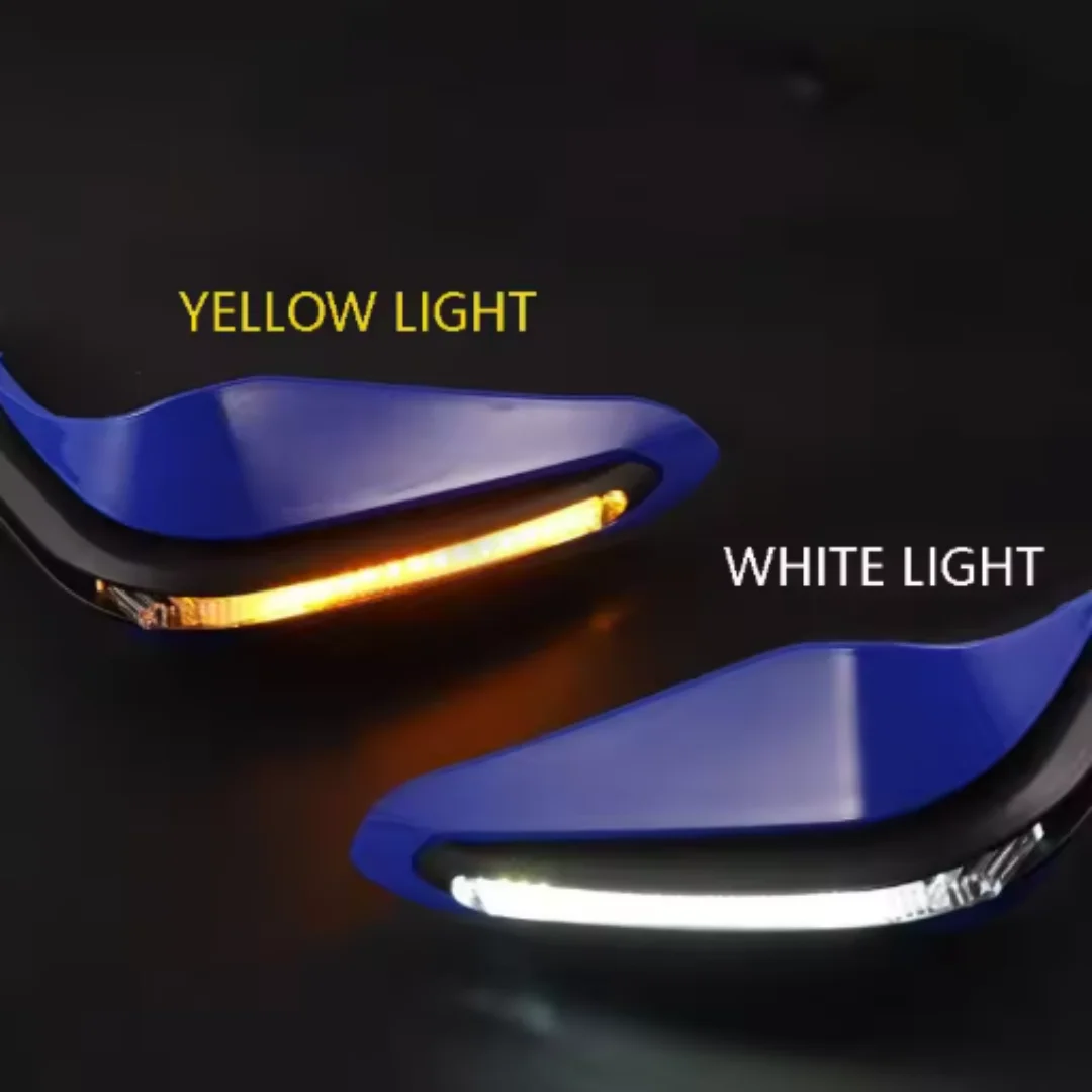 

1 пара мотоциклетных защитных накладок на руль с желтыми фонарями, светодиодными указателями поворота, желтыми дневными ходовыми огнями и защитными накладками на руль.