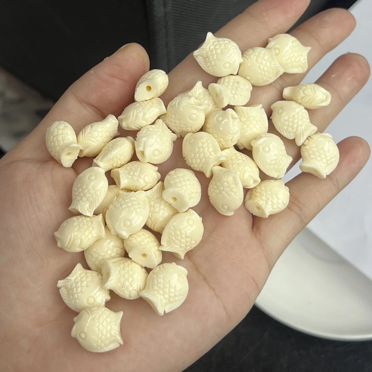 

10pcs/set 12x15mm Adorable Fish-Shaped Natural Shell Semi-Finished Beads for Jewellery Making DIY Necklace Bracelet Accessories