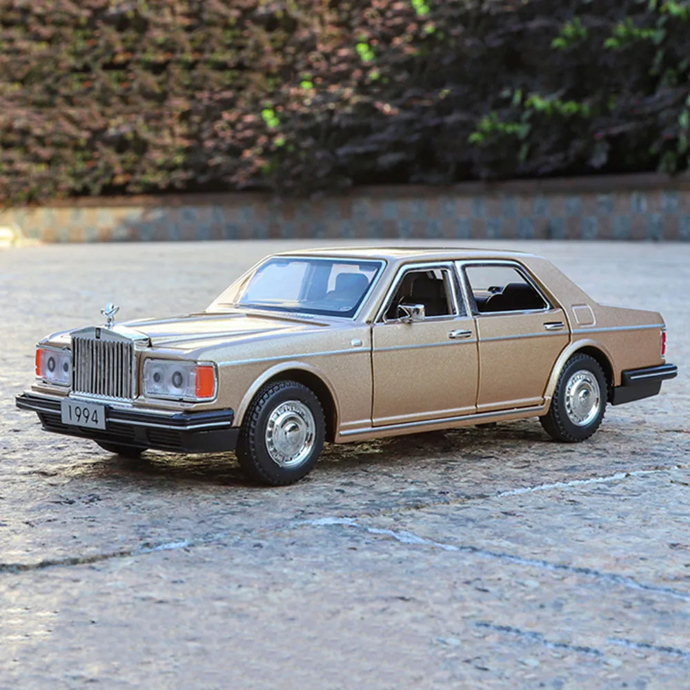 1:32 롤스로이스 실버 스퍼 ‌   모델 장난감 빈티지 자동차 합금 다이캐스팅 휠 풀백 미니어처 차량 사무실 테이블 장식품
