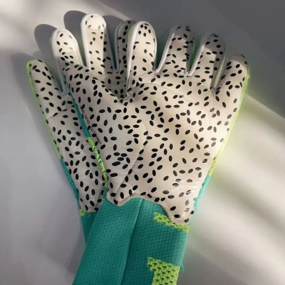 

1Pcs Thickened Latex Goalkeeper Gloves Anti-slip Finger Protection Goalie Gloves Wear-resistant Breathable