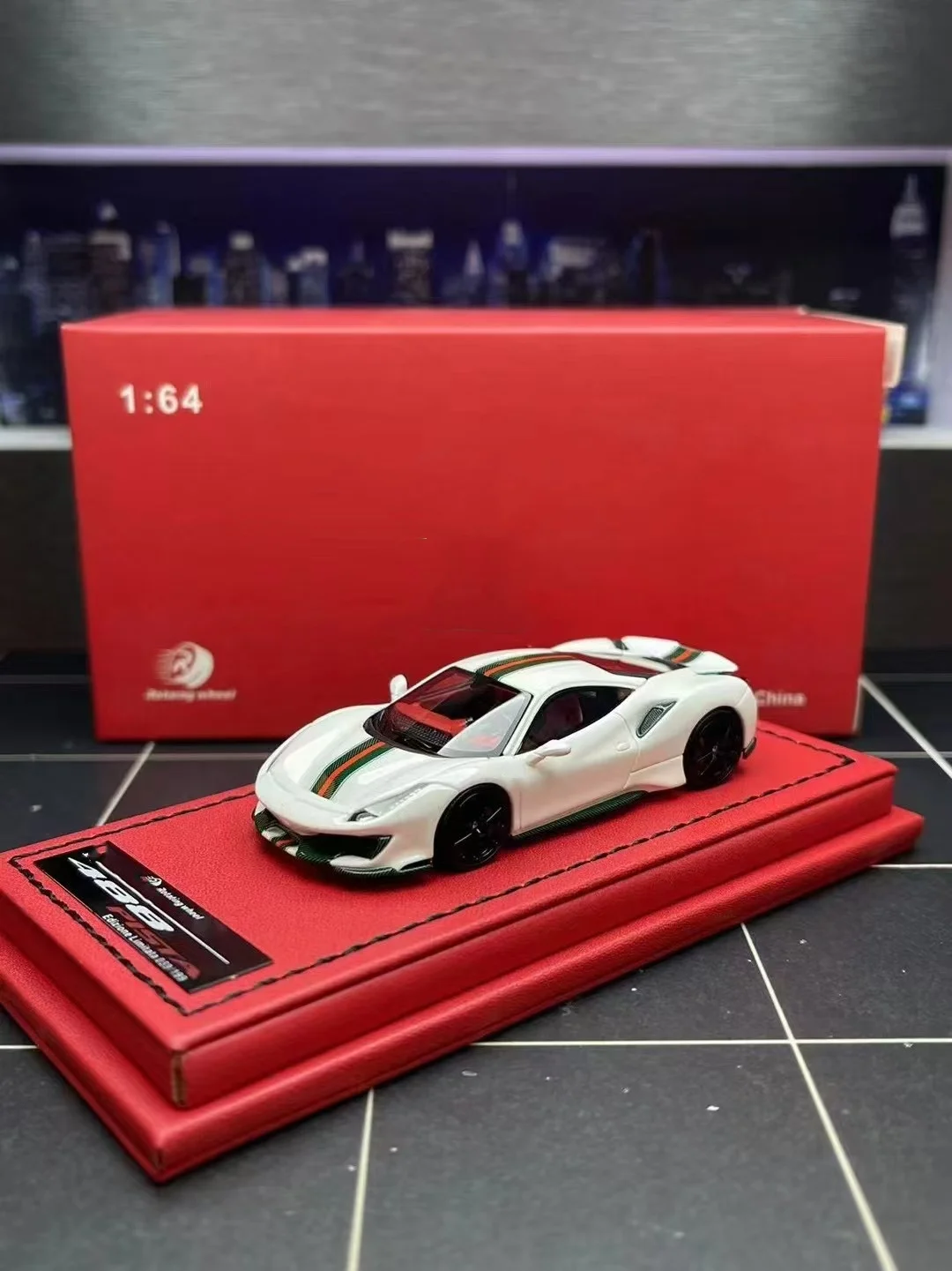 Rotating Wheel 1:64 488 PISTA White Color Dieacst Molde Car in 2024 New Stocks